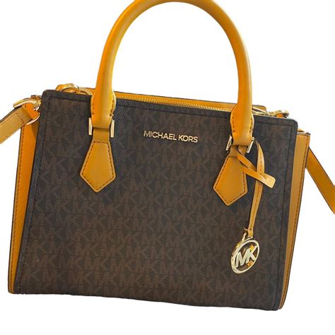 michael kors hope md messenger bag|Michael Kors Hope Medium Messenger .